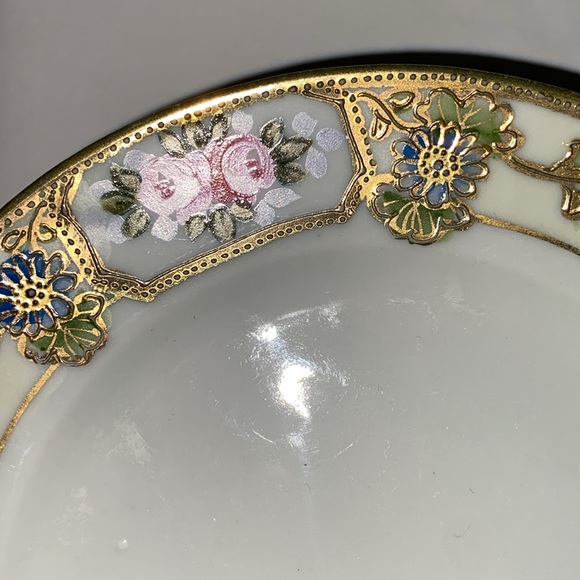 Hand painted with raised detail gold gilding set of 5 dessert plates - Picture 7 of 8